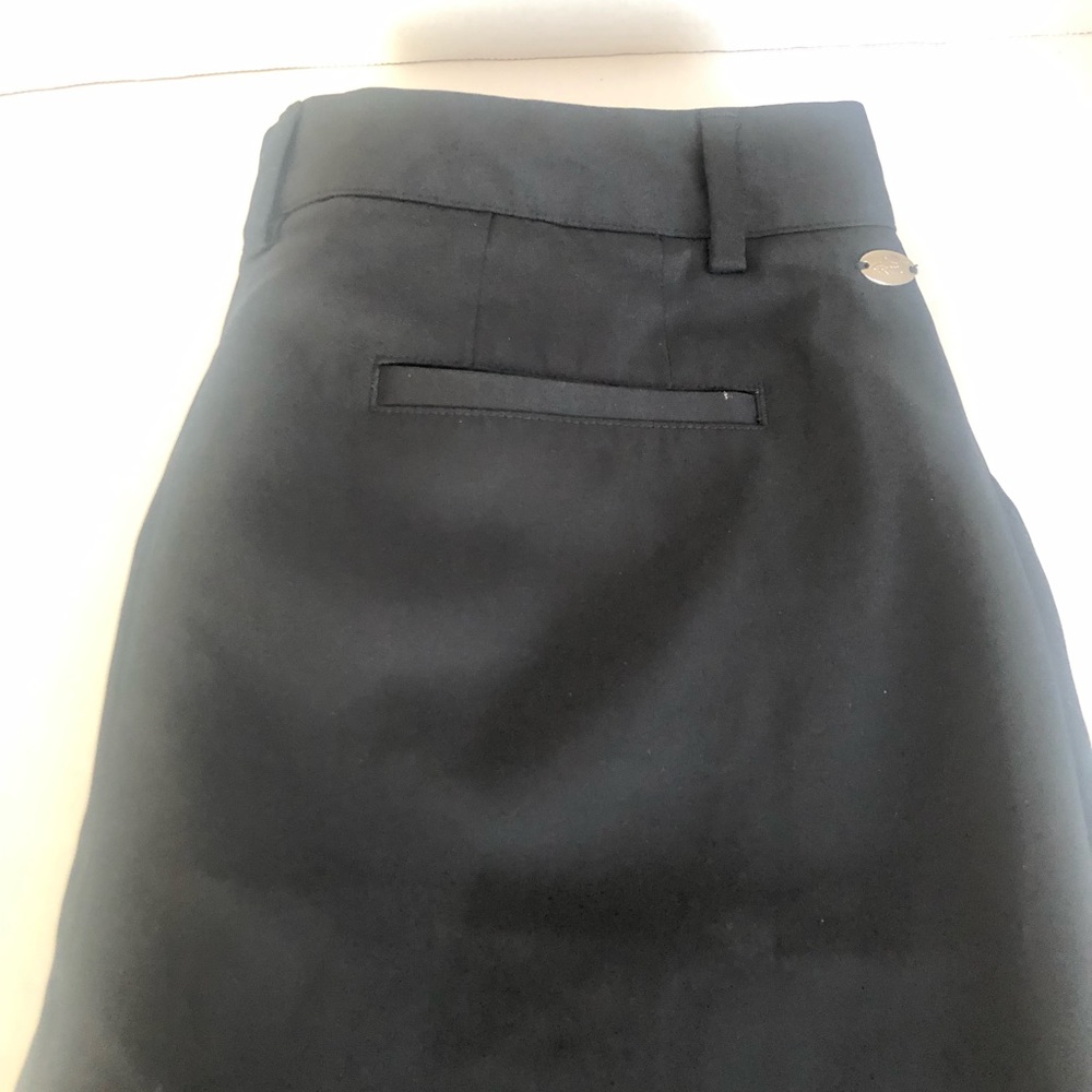 Greg Norman Ladies Golf shorts - Picture 6 of 8